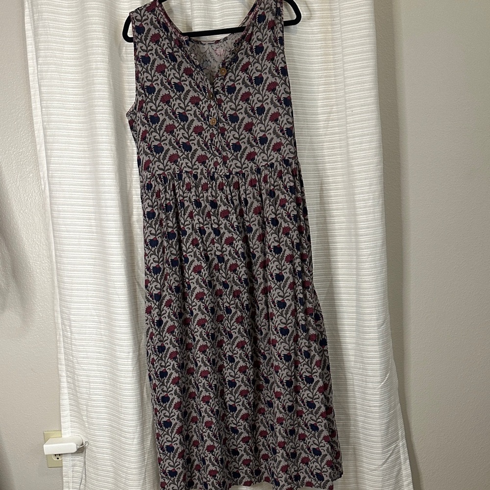 NATURAL LIFE Sleeveless Printed Midi Dress in Navy and Burgundy - Picture 2 of 6